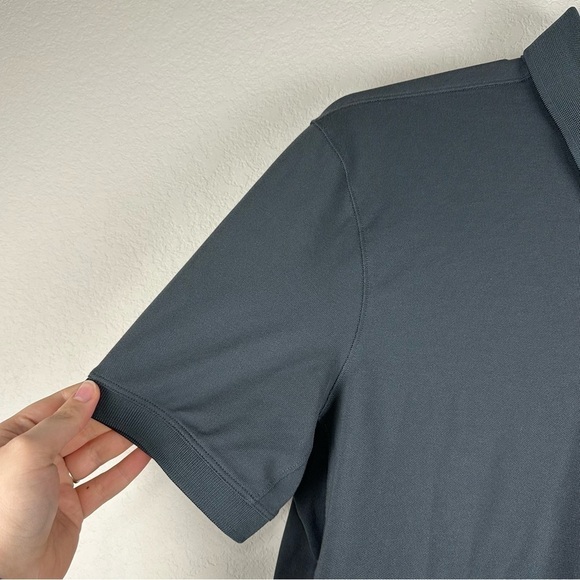 Lululemon Men’s Gray Short Sleeve Polo Shirt Size Medium - Picture 2 of 5